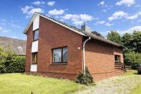 Bild (0c1465a8c0d2e0a97f1c6f3304fabfb8): Stader Original! Ein- bis Zweifamilienhaus mit 6 Zimmern in ruhiger Wohnlage