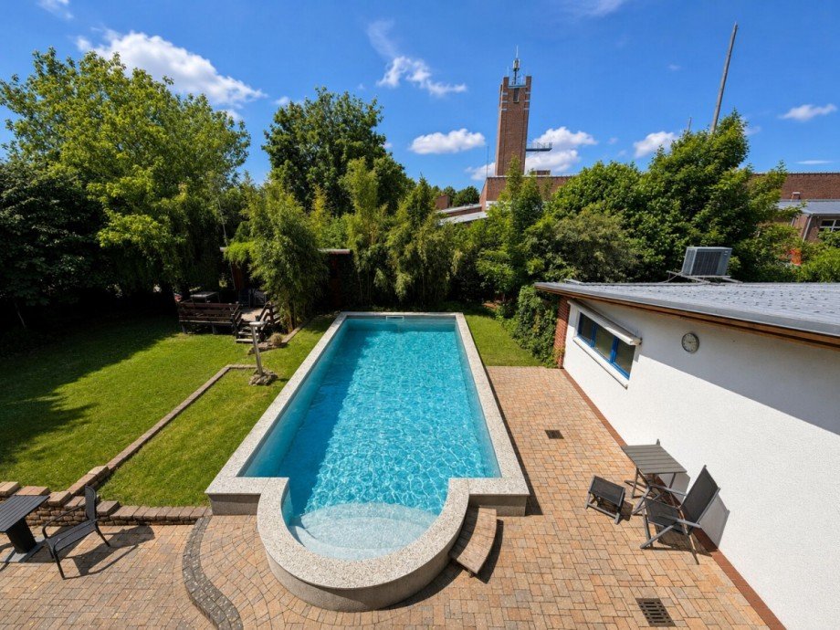 Beheizter Pool B�rohaus Stade-Wiepenkathen