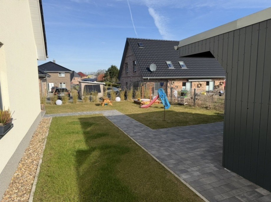 Seitenansicht Doppelhaush�lfte Zarrentin