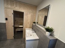 Waschtisch mit LED Spiegel Ankerplatz Tossens - Ihre Luxus Ferienwohnung mit eigener Sauna, �berdachter Terrasse und Stellplatz