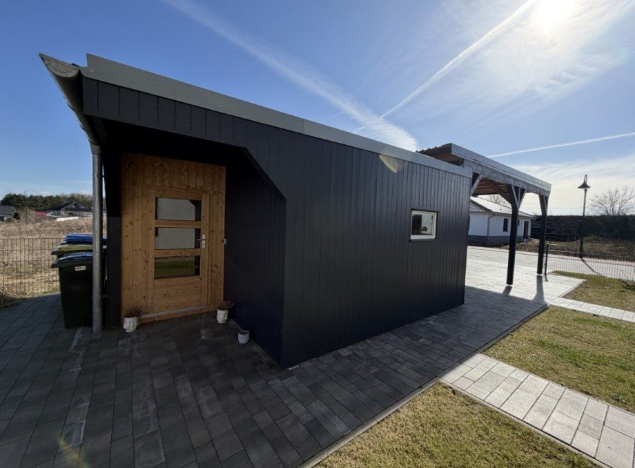 Carport mit Sauna Doppelhaush�lfte Zarrentin