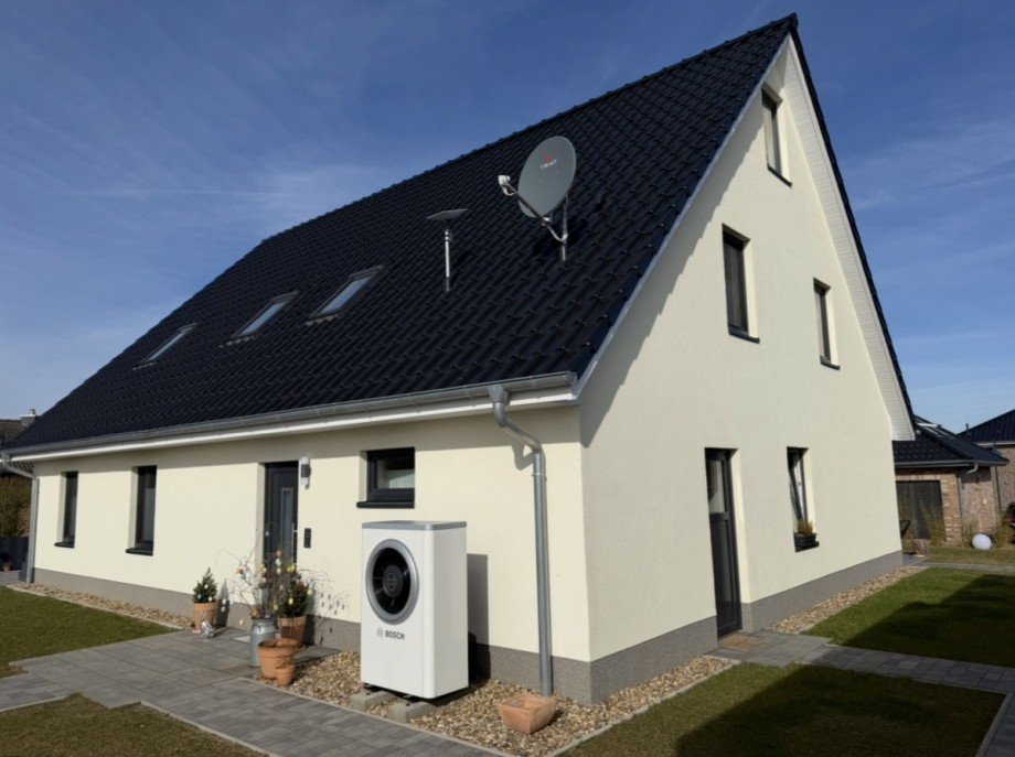 Hausansicht Doppelhaush�lfte Zarrentin